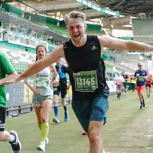 13.09.2026 - 21. swb-Marathon Bremen Michael Burmester http://msf.ph/oto/10424100 13.09.2026 13:00:51 Laufen im Stadion 135, 242, 260, 282, 318, 342, 440, 651, 687, 745, 930, 1067, 1080, 1209, 1368, 1448, 1493, 1494, 1582, 1650, 1861, 1896, 1935, 1963, 2088, 2289, 2293, 2306, 2322, 2370, 2409, 2427, 2481, 2485, 2490, 2491, 2517, 2560, 2561, 2570, 2627, 2658, 2686, 2700, 2708, 2781, 2806, 2906, 2914, 2953, 2961, 2967, 3015, 3076, 3105, 3145, 3168, 3173, 3273, 3354, 3372, 3374, 3375, 3385, 3480, 3524, 3526, 3642, 3729, 3774, 3855, 3856, 3861, 3930 meine-sportfotos.de