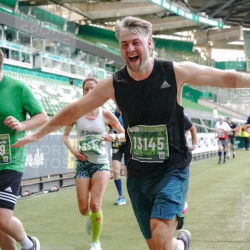 13.09.2026 - 21. swb-Marathon Bremen Michael Burmester http://msf.ph/oto/10424109 13.09.2026 13:00:51 Laufen im Stadion 135, 242, 260, 282, 318, 342, 440, 651, 687, 745, 930, 1067, 1080, 1209, 1368, 1448, 1493, 1494, 1582, 1650, 1861, 1896, 1935, 1963, 2088, 2289, 2293, 2306, 2322, 2370, 2409, 2427, 2481, 2485, 2490, 2491, 2517, 2560, 2561, 2570, 2627, 2658, 2686, 2700, 2708, 2781, 2806, 2906, 2914, 2953, 2961, 2967, 3015, 3076, 3105, 3145, 3168, 3173, 3273, 3354, 3372, 3374, 3375, 3385, 3480, 3524, 3526, 3642, 3729, 3774, 3855, 3856, 3861, 3930 meine-sportfotos.de