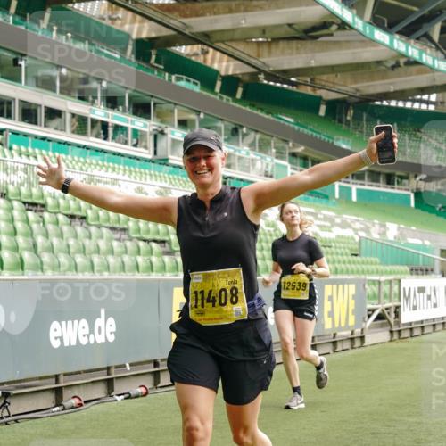 13.09.2026 - 21. swb-Marathon Bremen Michael Burmester http://msf.ph/oto/10424147 13.09.2026 10:46:55 Laufen im Stadion 10161, 10242, 10349, 10472, 10535, 10651, 10895, 10933, 10970, 11050, 11181, 11244, 11296, 11309, 11367, 11457, 11529, 11530, 11546, 11573, 11574, 11579, 11639, 11675, 11709, 11760, 11821, 12157, 12177, 12178, 12211, 12285, 12316, 12317, 12340, 12374, 12422, 12462, 10002, 10004, 10005, 10271, 10295, 10303, 10325, 10330, 10335, 10361, 10362, 10459, 10513, 10629, 10756, 10779, 10882, 10997, 10999, 11233, 11307, 11355 meine-sportfotos.de