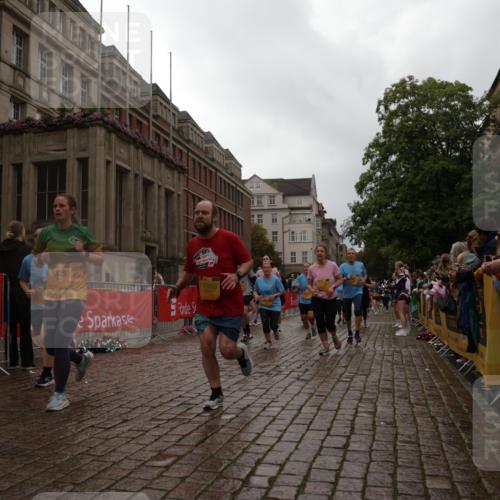 13.09.2026 - Kiel Lauf Yannick Fuchs http://msf.ph/oto/10424148 13.09.2026 10:59:53 Ziel 469, 988, 1002, 1562, 1895, 1948, 2287, 3063, 4509, 5261, 5627, 6295, 7543, 7954, 8120, 9271, 9299, 11007, 11377, 11415, 620, 683, 747, 1825, 1835, 2354, 2394, 2771, 2828, 3108, 3113, 3176, 3348, 3607, 3663, 4342, 4897, 5173, 5382, 5608, 5891, 5977, 5987, 6693, 7066, 7112, 7350, 7454, 7527, 7614, 7734, 8208, 8234, 8723, 8884, 9684, 9700, 9778, 9971, 10157, 10251, 10453, 10536, 10799, 10916, 10918, 11016, 11177, 12359, 12408, 173, 327, 3121, 4342, 5891, 7734 meine-sportfotos.de