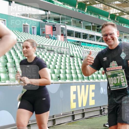 13.09.2026 - 21. swb-Marathon Bremen Michael Burmester http://msf.ph/oto/10424165 13.09.2026 13:23:48 Laufen im Stadion 137, 160, 182, 211, 324, 434, 533, 548, 571, 609, 708, 721, 723, 739, 743, 752, 892, 1157, 1178, 1259, 1273, 1331, 1463, 1471, 1597, 1598, 1657, 1691, 1746, 1788, 1883, 1944, 2095, 2211, 2213, 2252, 2286, 2312, 2323, 2433, 2445, 2465, 2475, 2483, 2495, 2503, 2504, 2526, 2571, 2768, 2776, 2936, 2968, 3252, 3282, 3288, 3289, 3292, 3298, 3312, 3347, 3364, 3381, 3395, 3423, 3447, 3505, 3530, 3559, 3727, 3770, 3819, 4020, 4054, 4231, 4406, 4407, 4431, 4466, 4467, 4584 meine-sportfotos.de