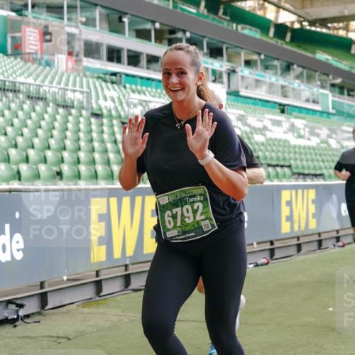 13.09.2026 - 21. swb-Marathon Bremen Michael Burmester http://msf.ph/oto/10424172 13.09.2026 13:00:53 Laufen im Stadion 135, 242, 260, 282, 318, 342, 440, 651, 687, 745, 930, 1067, 1080, 1209, 1368, 1448, 1493, 1494, 1582, 1650, 1861, 1896, 1935, 1963, 2033, 2088, 2289, 2293, 2306, 2322, 2370, 2409, 2427, 2481, 2485, 2490, 2491, 2517, 2560, 2561, 2570, 2627, 2658, 2686, 2700, 2708, 2781, 2806, 2906, 2914, 2961, 2967, 3076, 3105, 3145, 3168, 3173, 3273, 3354, 3372, 3374, 3375, 3385, 3480, 3524, 3526, 3642, 3729, 3774, 3855, 3856, 3861, 3930 meine-sportfotos.de