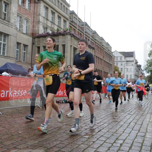 13.09.2026 - Kiel Lauf Yannick Fuchs http://msf.ph/oto/10424236 13.09.2026 10:59:59 Ziel 753, 964, 1562, 1728, 1895, 1948, 2287, 3063, 4509, 5261, 6295, 7398, 7954, 8120, 9140, 9271, 9299, 10996, 11007, 11377, 11415, 469, 620, 683, 747, 988, 1002, 1835, 2354, 2394, 2771, 3063, 3108, 3113, 3176, 3348, 3607, 3663, 5173, 5261, 5382, 5608, 5627, 5977, 6693, 7112, 7350, 7454, 7543, 7614, 8208, 8234, 8723, 8884, 9700, 9778, 9971, 10157, 10799, 10916, 10918, 11016, 11177, 12359, 12408, 173, 327, 1036, 2150, 2151, 2187, 2558, 3121, 2828, 4342, 5891, 7066, 7734 meine-sportfotos.de