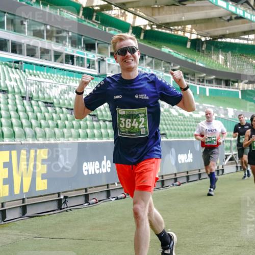 13.09.2026 - 21. swb-Marathon Bremen Michael Burmester http://msf.ph/oto/10424262 13.09.2026 13:00:56 Laufen im Stadion 135, 242, 260, 282, 318, 342, 440, 651, 687, 930, 1006, 1067, 1209, 1368, 1436, 1448, 1493, 1494, 1582, 1650, 1861, 1896, 1935, 1963, 2033, 2062, 2088, 2293, 2306, 2322, 2370, 2409, 2427, 2481, 2485, 2490, 2491, 2517, 2560, 2561, 2570, 2627, 2658, 2686, 2700, 2708, 2781, 2906, 2914, 2967, 3076, 3105, 3145, 3168, 3173, 3273, 3354, 3372, 3374, 3375, 3385, 3480, 3524, 3526, 3642, 3729, 3774, 3806, 3855, 3856, 3861, 3930 meine-sportfotos.de