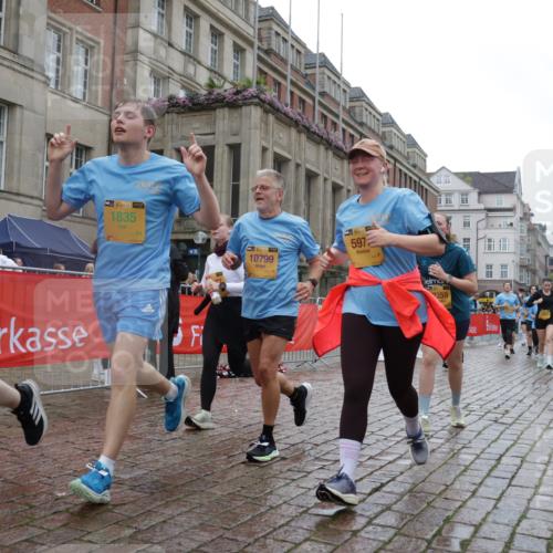 13.09.2026 - Kiel Lauf Yannick Fuchs http://msf.ph/oto/10424273 13.09.2026 11:00:01 Ziel 753, 964, 1562, 1728, 1895, 1948, 2287, 3775, 4437, 4509, 6295, 7398, 8120, 9140, 9271, 10996, 11007, 11377, 11415, 469, 620, 683, 747, 988, 1002, 1835, 2354, 2394, 2771, 3063, 3108, 3113, 3176, 3348, 3607, 3663, 5173, 5261, 5382, 5608, 5627, 5977, 7350, 7454, 7543, 7614, 7954, 8234, 8723, 8884, 9299, 9778, 9971, 10157, 10799, 10916, 10918, 11016, 11177, 12359, 12408, 173, 327, 1036, 2150, 2151, 2187, 2558, 2915, 3121, 2828, 4342, 5891, 7066, 7734 meine-sportfotos.de