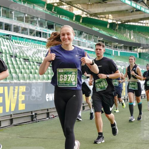 13.09.2026 - 21. swb-Marathon Bremen Michael Burmester http://msf.ph/oto/10424276 13.09.2026 13:23:53 Laufen im Stadion 137, 160, 182, 211, 324, 434, 533, 548, 571, 609, 708, 721, 723, 739, 743, 752, 892, 1157, 1178, 1259, 1273, 1331, 1463, 1471, 1597, 1598, 1691, 1746, 1788, 1883, 1944, 2095, 2211, 2213, 2252, 2286, 2312, 2323, 2433, 2445, 2465, 2475, 2483, 2495, 2497, 2503, 2504, 2526, 2571, 2768, 2776, 2936, 2968, 3252, 3282, 3288, 3289, 3292, 3298, 3312, 3347, 3364, 3381, 3395, 3423, 3447, 3505, 3530, 3559, 3727, 3770, 3819, 4020, 4054, 4231, 4406, 4407, 4431, 4466, 4467, 4584 meine-sportfotos.de