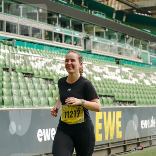 13.09.2026 - 21. swb-Marathon Bremen Michael Burmester http://msf.ph/oto/10424304 13.09.2026 10:47:04 Laufen im Stadion 10161, 10349, 10472, 10535, 10895, 10933, 10970, 11050, 11104, 11181, 11244, 11296, 11309, 11367, 11457, 11529, 11530, 11546, 11573, 11574, 11579, 11639, 11663, 11675, 11709, 11760, 11821, 12157, 12211, 12285, 12316, 12317, 12340, 12374, 12422, 12462, 10002, 10004, 10005, 10176, 10271, 10295, 10303, 10325, 10330, 10335, 10361, 10362, 10459, 10513, 10629, 10756, 10779, 10882, 10997, 10999, 11233, 11307, 11355 meine-sportfotos.de