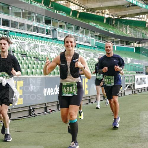 13.09.2026 - 21. swb-Marathon Bremen Michael Burmester http://msf.ph/oto/10424354 13.09.2026 13:23:55 Laufen im Stadion 137, 160, 182, 211, 324, 434, 533, 548, 571, 609, 708, 721, 723, 739, 743, 752, 892, 1157, 1178, 1259, 1273, 1331, 1463, 1471, 1597, 1598, 1691, 1746, 1788, 1944, 2095, 2211, 2213, 2252, 2286, 2312, 2323, 2433, 2445, 2465, 2475, 2483, 2495, 2497, 2503, 2504, 2526, 2571, 2644, 2768, 2776, 2936, 2968, 3252, 3282, 3288, 3289, 3292, 3298, 3306, 3312, 3347, 3364, 3381, 3395, 3423, 3447, 3505, 3530, 3559, 3727, 3770, 3819, 4020, 4054, 4231, 4406, 4407, 4431, 4466, 4467, 4584 meine-sportfotos.de