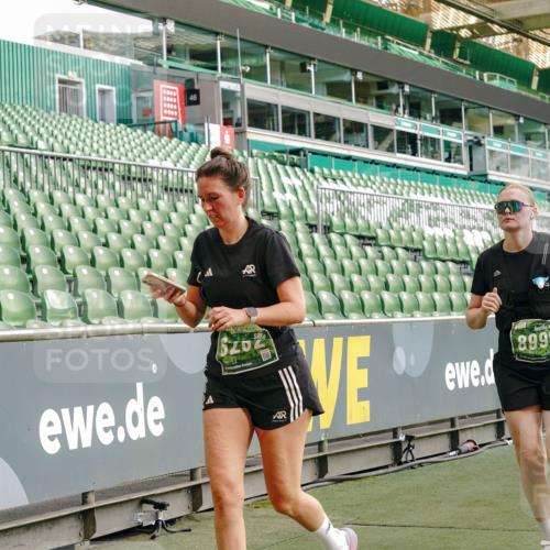 13.09.2026 - 21. swb-Marathon Bremen Michael Burmester http://msf.ph/oto/10424461 13.09.2026 13:23:58 Laufen im Stadion 137, 160, 182, 211, 324, 434, 533, 548, 571, 609, 708, 721, 723, 739, 743, 752, 892, 1178, 1259, 1273, 1331, 1463, 1471, 1491, 1597, 1598, 1691, 1746, 1788, 1944, 2095, 2211, 2213, 2252, 2286, 2312, 2323, 2433, 2445, 2465, 2475, 2483, 2495, 2497, 2503, 2504, 2526, 2571, 2644, 2768, 2776, 2936, 2968, 3252, 3282, 3288, 3289, 3292, 3298, 3306, 3312, 3347, 3364, 3381, 3395, 3423, 3447, 3505, 3530, 3559, 3727, 3770, 3819, 4054, 4231, 4406, 4407, 4431, 4466, 4467, 4584 meine-sportfotos.de