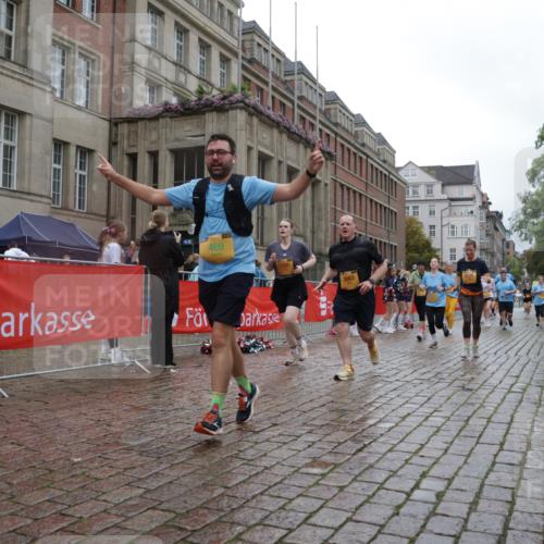 13.09.2026 - Kiel Lauf Yannick Fuchs http://msf.ph/oto/10424485 13.09.2026 11:00:21 Ziel 327, 893, 1036, 1518, 1896, 1897, 2150, 2151, 2187, 2490, 2558, 2915, 3121, 3793, 4239, 4787, 4905, 6431, 6770, 6897, 7091, 7438, 7997, 8481, 9408, 10346, 11182, 11220, 11471, 11835, 12214, 12457, 173, 469, 753, 964, 1002, 1078, 1562, 1728, 1895, 1948, 2287, 2382, 2490, 3063, 3775, 4437, 4509, 5261, 5627, 6295, 6520, 7398, 7438, 7543, 7945, 7954, 8120, 9140, 9271, 9299, 9690, 10420, 10996, 11007, 11377, 11415, 11503, 11607, 362, 1650, 1722, 1795, 2233, 2267, 4261, 10674 meine-sportfotos.de