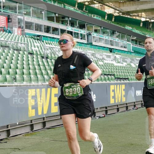 13.09.2026 - 21. swb-Marathon Bremen Michael Burmester http://msf.ph/oto/10424491 13.09.2026 13:23:59 Laufen im Stadion 137, 160, 182, 211, 324, 434, 533, 548, 609, 708, 721, 723, 739, 743, 752, 892, 1178, 1259, 1273, 1331, 1463, 1471, 1491, 1597, 1598, 1691, 1746, 1788, 1944, 2095, 2211, 2213, 2252, 2286, 2312, 2323, 2433, 2445, 2465, 2475, 2483, 2495, 2497, 2503, 2504, 2526, 2571, 2644, 2768, 2776, 2936, 2968, 3252, 3282, 3288, 3289, 3292, 3298, 3306, 3312, 3347, 3364, 3381, 3395, 3423, 3447, 3505, 3530, 3559, 3727, 3770, 3819, 4054, 4231, 4406, 4407, 4431, 4466, 4467, 4584 meine-sportfotos.de