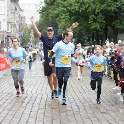 13.09.2026 - Kiel Lauf Yannick Fuchs http://msf.ph/oto/10424523 13.09.2026 09:46:01 Ziel 557, 1415, 1418, 2127, 2482, 3142, 3301, 4909, 4910, 4918, 5234, 5757, 5829, 7911, 7924, 8244, 8611, 8859, 10203, 10719, 12374, 12841, 557, 1023, 1579, 2788, 2835, 3025, 3974, 4413, 4569, 5511, 5757, 6038, 7202, 7349, 7572, 7854, 8126, 8152, 9841, 10036, 10142, 10392, 10445, 10498, 12069, 12281, 442, 3052, 3954, 5855, 5955, 6732, 7015, 7308, 8125, 10117, 10685, 10898, 11076, 11078, 11316, 12495, 1503, 2017, 2835, 3408, 5103, 5369, 5399 meine-sportfotos.de