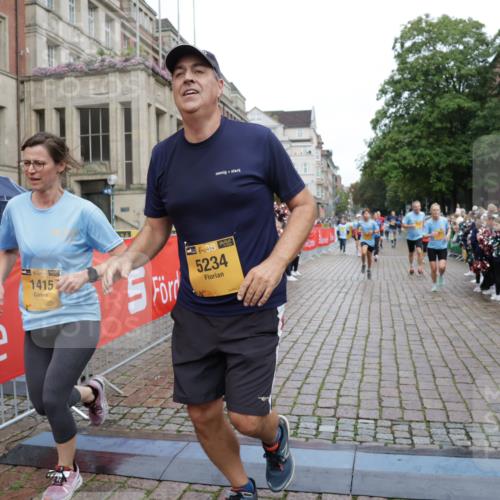 13.09.2026 - Kiel Lauf Yannick Fuchs http://msf.ph/oto/10424578 13.09.2026 09:46:04 Ziel 1415, 1418, 2482, 4909, 4910, 4918, 5234, 5829, 6732, 7015, 7911, 7924, 8244, 8611, 8859, 10203, 10685, 10719, 10898, 11076, 11078, 12841, 557, 1023, 1418, 1579, 2127, 2788, 3025, 3142, 3301, 3974, 4413, 4569, 5511, 5757, 6038, 7202, 7349, 7572, 8126, 9841, 10036, 10142, 10392, 10445, 12069, 12281, 12374, 12841, 167, 181, 442, 3052, 3954, 5855, 5955, 6857, 7308, 8125, 10117, 10913, 11316, 12495, 12621, 1503, 1579, 2017, 2835, 3408, 5103, 5369, 5399, 6038 meine-sportfotos.de
