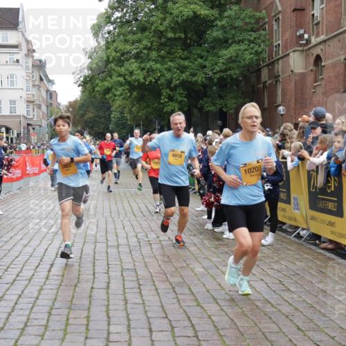 13.09.2026 - Kiel Lauf Yannick Fuchs http://msf.ph/oto/10424604 13.09.2026 09:46:06 Ziel 1415, 2482, 4909, 4910, 4918, 5234, 6732, 7015, 7911, 7924, 8244, 8611, 8859, 10203, 10685, 10719, 10898, 11076, 11078, 557, 1023, 1418, 1579, 2127, 2788, 3025, 3142, 3301, 3974, 4413, 4569, 5511, 5757, 5829, 6038, 7202, 7349, 7572, 7911, 8126, 8244, 8859, 9841, 10036, 10142, 10392, 10445, 10719, 12069, 12281, 12374, 12841, 167, 181, 442, 3052, 3361, 3954, 5855, 5955, 6857, 7308, 8125, 10117, 10913, 11316, 11859, 12495, 12621, 1023, 1579, 2017, 2835, 3408, 5369, 6038 meine-sportfotos.de