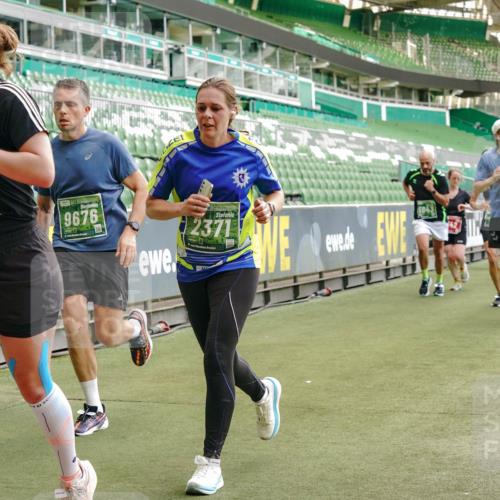 13.09.2026 - 21. swb-Marathon Bremen Michael Burmester http://msf.ph/oto/10424686 13.09.2026 13:01:09 Laufen im Stadion 135, 242, 260, 282, 318, 342, 440, 531, 651, 687, 930, 946, 1006, 1067, 1209, 1368, 1436, 1448, 1493, 1494, 1582, 1650, 1861, 1896, 1935, 1963, 2033, 2047, 2062, 2088, 2293, 2306, 2322, 2370, 2409, 2427, 2481, 2485, 2490, 2491, 2517, 2560, 2561, 2627, 2638, 2658, 2686, 2700, 2708, 2781, 2906, 2914, 2967, 3076, 3105, 3145, 3168, 3173, 3273, 3354, 3372, 3374, 3375, 3385, 3480, 3524, 3526, 3642, 3667, 3729, 3774, 3806, 3855, 3856, 3861, 3930 meine-sportfotos.de