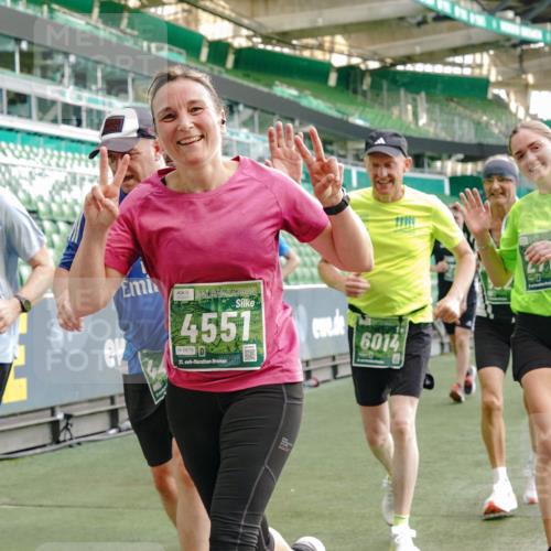 13.09.2026 - 21. swb-Marathon Bremen Michael Burmester http://msf.ph/oto/10424689 13.09.2026 13:24:06 Laufen im Stadion 137, 182, 294, 324, 434, 533, 548, 609, 708, 721, 723, 739, 743, 752, 892, 1178, 1273, 1331, 1463, 1471, 1491, 1515, 1597, 1598, 1691, 1746, 1788, 1944, 2095, 2211, 2213, 2252, 2267, 2286, 2312, 2323, 2433, 2445, 2465, 2475, 2483, 2495, 2497, 2503, 2526, 2554, 2571, 2644, 2768, 2776, 2936, 2968, 3252, 3282, 3288, 3289, 3292, 3298, 3306, 3312, 3347, 3364, 3381, 3395, 3423, 3447, 3505, 3530, 3559, 3727, 3770, 3819, 4054, 4231, 4406, 4407, 4466, 4467 meine-sportfotos.de