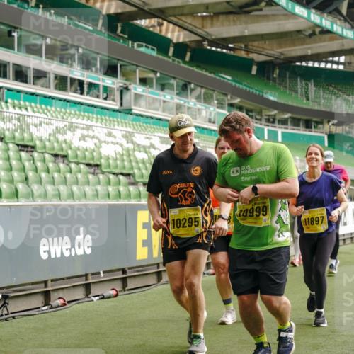 13.09.2026 - 21. swb-Marathon Bremen Michael Burmester http://msf.ph/oto/10424722 13.09.2026 10:47:19 Laufen im Stadion 10161, 10264, 10349, 10535, 10895, 10933, 10970, 11050, 11104, 11181, 11244, 11262, 11296, 11443, 11457, 11529, 11530, 11546, 11573, 11574, 11579, 11639, 11663, 11675, 11698, 11760, 11821, 12157, 12211, 12285, 12316, 12317, 12340, 12374, 12422, 12444, 12462, 10002, 10004, 10005, 10176, 10191, 10192, 10271, 10295, 10325, 10335, 10361, 10362, 10459, 10513, 10629, 10756, 10779, 10882, 10997, 10999, 11233, 11307, 11355 meine-sportfotos.de
