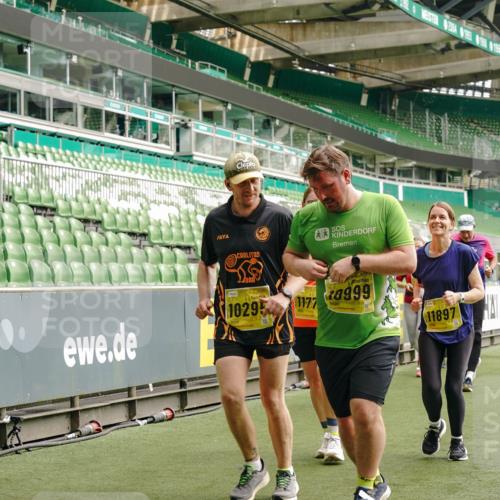 13.09.2026 - 21. swb-Marathon Bremen Michael Burmester http://msf.ph/oto/10424729 13.09.2026 10:47:19 Laufen im Stadion 10161, 10264, 10349, 10535, 10895, 10933, 10970, 11050, 11104, 11181, 11244, 11262, 11296, 11443, 11457, 11529, 11530, 11546, 11573, 11574, 11579, 11639, 11663, 11675, 11698, 11760, 11821, 12157, 12211, 12285, 12316, 12317, 12340, 12374, 12422, 12444, 12462, 10002, 10004, 10005, 10176, 10191, 10192, 10271, 10295, 10325, 10335, 10361, 10362, 10459, 10513, 10629, 10756, 10779, 10882, 10997, 10999, 11233, 11307, 11355 meine-sportfotos.de