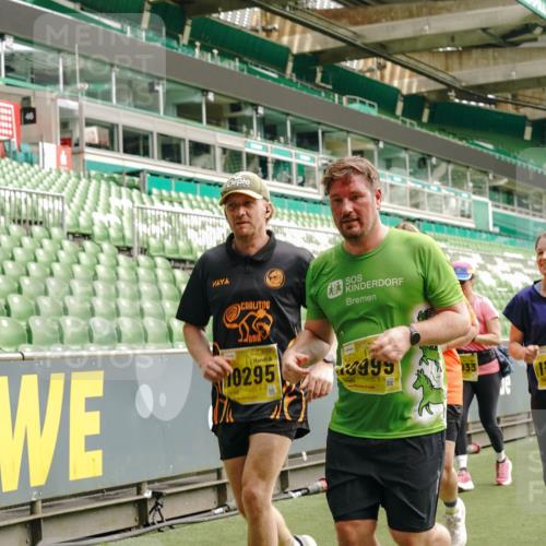13.09.2026 - 21. swb-Marathon Bremen Michael Burmester http://msf.ph/oto/10424743 13.09.2026 10:47:20 Laufen im Stadion 10161, 10264, 10349, 10535, 10732, 10895, 10933, 10970, 11050, 11104, 11181, 11244, 11262, 11296, 11423, 11443, 11457, 11529, 11530, 11546, 11573, 11574, 11579, 11639, 11663, 11675, 11698, 11760, 12157, 12211, 12285, 12316, 12317, 12340, 12374, 12422, 12444, 12462, 12472, 10002, 10004, 10005, 10176, 10191, 10192, 10271, 10295, 10325, 10335, 10361, 10362, 10459, 10513, 10629, 10756, 10779, 10882, 10997, 10999, 11233, 11307, 11355 meine-sportfotos.de