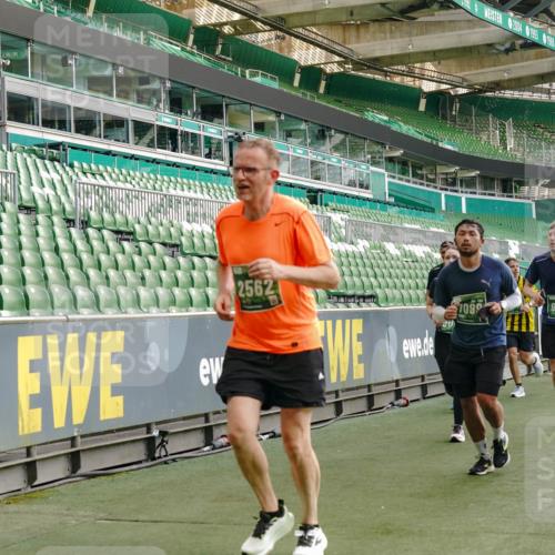 13.09.2026 - 21. swb-Marathon Bremen Michael Burmester http://msf.ph/oto/10424790 13.09.2026 13:24:11 Laufen im Stadion 137, 182, 294, 324, 434, 505, 533, 548, 609, 708, 721, 723, 739, 743, 752, 892, 1178, 1273, 1331, 1463, 1471, 1491, 1515, 1597, 1598, 1691, 1746, 1788, 1944, 2095, 2211, 2213, 2252, 2267, 2286, 2312, 2323, 2433, 2445, 2465, 2475, 2483, 2495, 2497, 2503, 2526, 2554, 2571, 2644, 2768, 2776, 2936, 2968, 3211, 3252, 3282, 3288, 3289, 3292, 3298, 3306, 3312, 3347, 3364, 3381, 3395, 3423, 3447, 3505, 3530, 3559, 3727, 3770, 3819, 4054, 4231, 4406, 4407, 4466, 4467 meine-sportfotos.de