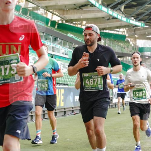 13.09.2026 - 21. swb-Marathon Bremen Michael Burmester http://msf.ph/oto/10424824 13.09.2026 13:01:16 Laufen im Stadion 135, 150, 242, 260, 282, 318, 342, 440, 531, 651, 687, 930, 946, 1006, 1067, 1209, 1368, 1436, 1448, 1493, 1494, 1582, 1650, 1861, 1896, 1935, 1963, 2033, 2047, 2062, 2088, 2293, 2306, 2322, 2370, 2409, 2427, 2485, 2490, 2491, 2517, 2560, 2561, 2627, 2638, 2658, 2686, 2700, 2708, 2781, 2906, 2914, 2967, 2987, 3076, 3105, 3145, 3168, 3173, 3273, 3294, 3334, 3354, 3372, 3374, 3375, 3385, 3392, 3480, 3524, 3526, 3527, 3642, 3667, 3729, 3774, 3806, 3855, 3856, 3861 meine-sportfotos.de