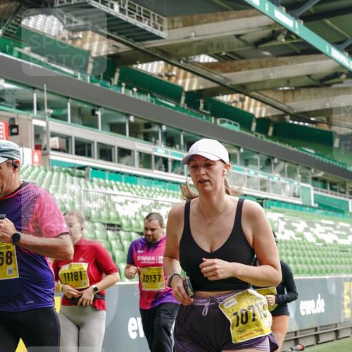 13.09.2026 - 21. swb-Marathon Bremen Michael Burmester http://msf.ph/oto/10424829 13.09.2026 10:47:24 Laufen im Stadion 10161, 10264, 10292, 10349, 10535, 10732, 10895, 10925, 10933, 10970, 11050, 11104, 11181, 11244, 11262, 11296, 11423, 11443, 11457, 11529, 11530, 11546, 11573, 11574, 11579, 11639, 11663, 11675, 11698, 11760, 12083, 12157, 12211, 12285, 12316, 12317, 12340, 12374, 12422, 12444, 12462, 12472, 10002, 10004, 10005, 10176, 10191, 10192, 10271, 10295, 10325, 10335, 10361, 10362, 10459, 10513, 10629, 10756, 10779, 10882, 10997, 10999, 11233, 11307, 11355 meine-sportfotos.de