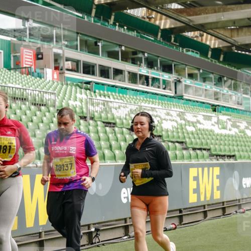 13.09.2026 - 21. swb-Marathon Bremen Michael Burmester http://msf.ph/oto/10424850 13.09.2026 10:47:25 Laufen im Stadion 10161, 10264, 10292, 10349, 10535, 10732, 10895, 10925, 10933, 10970, 11050, 11104, 11181, 11244, 11262, 11296, 11423, 11443, 11457, 11529, 11530, 11546, 11573, 11574, 11579, 11639, 11663, 11675, 11698, 11760, 12083, 12157, 12211, 12285, 12316, 12317, 12340, 12374, 12422, 12444, 12462, 12472, 10002, 10004, 10005, 10176, 10191, 10192, 10271, 10295, 10325, 10335, 10361, 10362, 10459, 10513, 10629, 10713, 10756, 10779, 10882, 10997, 10999, 11233, 11307, 11355 meine-sportfotos.de