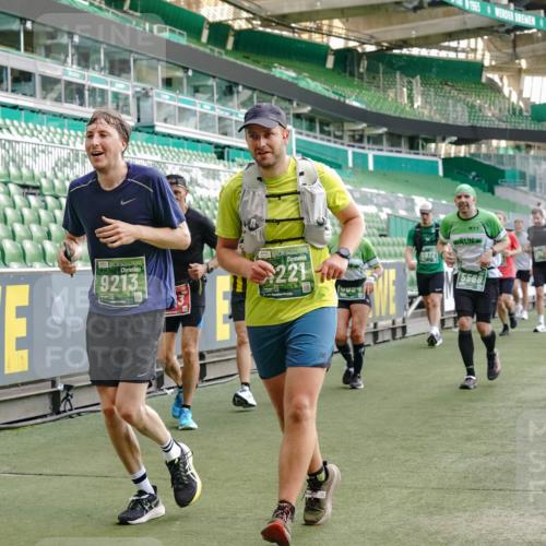 13.09.2026 - 21. swb-Marathon Bremen Michael Burmester http://msf.ph/oto/10424862 13.09.2026 13:24:14 Laufen im Stadion 137, 182, 213, 294, 324, 434, 505, 533, 548, 609, 708, 721, 723, 739, 743, 752, 892, 1178, 1273, 1331, 1463, 1471, 1491, 1515, 1597, 1598, 1746, 1788, 1944, 2095, 2211, 2213, 2252, 2267, 2286, 2312, 2323, 2433, 2445, 2465, 2475, 2483, 2495, 2497, 2503, 2526, 2554, 2571, 2644, 2768, 2776, 2936, 2968, 3211, 3252, 3282, 3288, 3289, 3292, 3298, 3306, 3312, 3347, 3364, 3381, 3395, 3423, 3447, 3505, 3559, 3727, 3770, 3819, 4054, 4231, 4466, 4467 meine-sportfotos.de