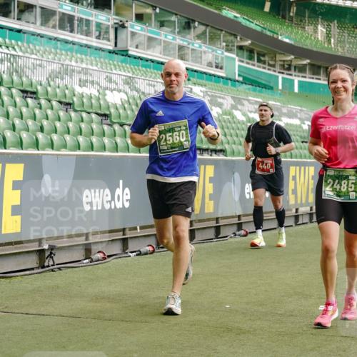 13.09.2026 - 21. swb-Marathon Bremen Michael Burmester http://msf.ph/oto/10424897 13.09.2026 13:01:20 Laufen im Stadion 135, 150, 242, 260, 282, 318, 342, 440, 531, 651, 687, 930, 946, 1006, 1067, 1163, 1368, 1436, 1448, 1493, 1494, 1582, 1650, 1861, 1896, 1935, 1963, 2033, 2047, 2062, 2293, 2306, 2322, 2370, 2409, 2427, 2485, 2490, 2491, 2560, 2561, 2627, 2638, 2658, 2686, 2700, 2708, 2781, 2906, 2914, 2967, 2987, 3044, 3076, 3105, 3145, 3168, 3173, 3187, 3248, 3294, 3334, 3354, 3372, 3374, 3375, 3385, 3392, 3480, 3524, 3526, 3527, 3642, 3667, 3729, 3774, 3806, 3855, 3856 meine-sportfotos.de