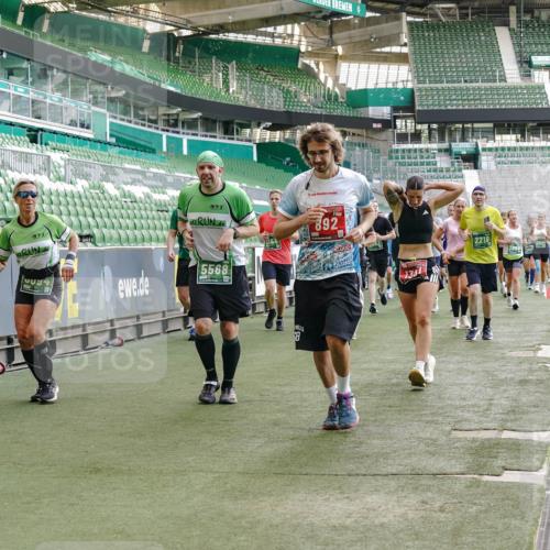 13.09.2026 - 21. swb-Marathon Bremen Michael Burmester http://msf.ph/oto/10424902 13.09.2026 13:24:15 Laufen im Stadion 137, 182, 213, 294, 324, 434, 505, 533, 548, 609, 708, 721, 723, 739, 743, 752, 892, 1178, 1273, 1331, 1463, 1471, 1491, 1515, 1597, 1598, 1746, 1788, 1944, 2095, 2211, 2213, 2252, 2267, 2286, 2312, 2323, 2433, 2445, 2465, 2475, 2483, 2495, 2497, 2503, 2526, 2554, 2571, 2644, 2768, 2776, 2833, 2936, 2968, 3211, 3252, 3282, 3288, 3289, 3292, 3298, 3306, 3312, 3347, 3364, 3381, 3395, 3423, 3447, 3505, 3559, 3727, 3770, 3819, 4054, 4231, 4466, 4467 meine-sportfotos.de