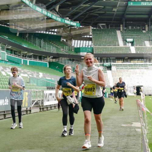 13.09.2026 - 21. swb-Marathon Bremen Michael Burmester http://msf.ph/oto/10424920 13.09.2026 10:47:30 Laufen im Stadion 10161, 10264, 10292, 10349, 10440, 10535, 10732, 10789, 10895, 10925, 10933, 10970, 11050, 11104, 11262, 11296, 11423, 11443, 11457, 11529, 11530, 11546, 11573, 11579, 11639, 11663, 11675, 11698, 11760, 12083, 12157, 12211, 12316, 12317, 12340, 12422, 12444, 12462, 12471, 12472, 12561, 10002, 10004, 10005, 10176, 10191, 10192, 10271, 10295, 10325, 10335, 10459, 10513, 10629, 10679, 10713, 10756, 10779, 10882, 10997, 10999, 11081, 11233, 11307, 11355 meine-sportfotos.de