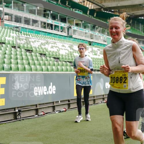 13.09.2026 - 21. swb-Marathon Bremen Michael Burmester http://msf.ph/oto/10424953 13.09.2026 10:47:31 Laufen im Stadion 10161, 10264, 10292, 10349, 10440, 10535, 10732, 10789, 10895, 10925, 10933, 10970, 11050, 11104, 11262, 11296, 11423, 11443, 11457, 11529, 11530, 11546, 11573, 11579, 11639, 11663, 11675, 11698, 11760, 12083, 12157, 12211, 12316, 12317, 12340, 12422, 12444, 12462, 12471, 12472, 12561, 10002, 10004, 10005, 10176, 10191, 10192, 10271, 10295, 10325, 10335, 10459, 10513, 10629, 10679, 10713, 10756, 10779, 10882, 10997, 10999, 11081, 11233, 11307, 11355 meine-sportfotos.de