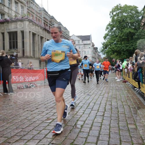 13.09.2026 - Kiel Lauf Yannick Fuchs http://msf.ph/oto/10424968 13.09.2026 11:01:19 Ziel 539, 823, 842, 1018, 1448, 1744, 3340, 4788, 5052, 5451, 5552, 6300, 6522, 6653, 7191, 7651, 8469, 8596, 9134, 9525, 11056, 11216, 11217, 11502, 11505, 11581, 11805, 11857, 12010, 12151, 12283, 48, 190, 1314, 1522, 2038, 2132, 2144, 2637, 2658, 2697, 3423, 3425, 4529, 4530, 4769, 4915, 5648, 6399, 6426, 6995, 6996, 7456, 7516, 7610, 8229, 8622, 9199, 9594, 9899, 9900, 10339, 10480, 10700, 10885, 11972, 12192, 12326, 955, 3626, 3662, 8307 meine-sportfotos.de