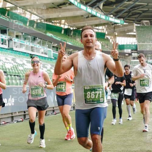 13.09.2026 - 21. swb-Marathon Bremen Michael Burmester http://msf.ph/oto/10424980 13.09.2026 13:01:24 Laufen im Stadion 135, 150, 242, 282, 318, 440, 531, 651, 687, 930, 946, 1006, 1067, 1163, 1368, 1436, 1448, 1582, 1650, 1861, 1896, 1935, 1963, 2033, 2047, 2062, 2292, 2293, 2306, 2322, 2370, 2409, 2427, 2485, 2490, 2491, 2560, 2561, 2627, 2638, 2658, 2686, 2700, 2708, 2781, 2906, 2967, 2987, 3013, 3044, 3076, 3105, 3145, 3168, 3173, 3187, 3248, 3294, 3334, 3354, 3372, 3374, 3375, 3385, 3392, 3480, 3524, 3526, 3527, 3642, 3667, 3729, 3774, 3806, 3855, 3856 meine-sportfotos.de