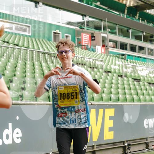 13.09.2026 - 21. swb-Marathon Bremen Michael Burmester http://msf.ph/oto/10425003 13.09.2026 10:47:34 Laufen im Stadion 10161, 10264, 10292, 10349, 10440, 10535, 10732, 10789, 10895, 10925, 10933, 10970, 11050, 11104, 11262, 11296, 11423, 11443, 11457, 11529, 11530, 11546, 11573, 11579, 11639, 11663, 11675, 11698, 11760, 12083, 12157, 12211, 12316, 12317, 12340, 12422, 12444, 12462, 12471, 12472, 12561, 10002, 10004, 10005, 10176, 10191, 10192, 10271, 10295, 10325, 10335, 10459, 10513, 10629, 10679, 10713, 10756, 10779, 10882, 10997, 10999, 11081, 11233, 11307, 11355 meine-sportfotos.de