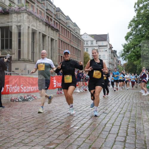 13.09.2026 - Kiel Lauf Yannick Fuchs http://msf.ph/oto/10425085 13.09.2026 11:01:39 Ziel 955, 1347, 1425, 2424, 2616, 2722, 2838, 3039, 3224, 3554, 3626, 3982, 6619, 7174, 8555, 8934, 9695, 11465, 12115, 539, 823, 842, 1018, 1448, 1522, 1744, 2132, 2637, 3340, 3626, 3662, 4788, 5052, 5451, 5552, 6300, 6522, 6653, 7191, 7651, 8307, 8469, 8576, 8596, 8724, 9134, 9525, 9869, 11056, 11216, 11217, 11474, 11502, 11505, 11581, 11805, 11857, 12010, 12151, 12283, 735, 2451, 2726, 2996, 4420, 5406, 5927, 6631, 6717, 10607, 11547, 12110, 48, 2144, 2658, 4529 meine-sportfotos.de