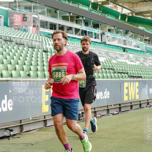 13.09.2026 - 21. swb-Marathon Bremen Michael Burmester http://msf.ph/oto/10425107 13.09.2026 13:01:28 Laufen im Stadion 135, 150, 242, 282, 318, 440, 531, 651, 687, 722, 930, 946, 1006, 1067, 1163, 1368, 1436, 1448, 1582, 1650, 1861, 1896, 1935, 1963, 2033, 2047, 2062, 2292, 2293, 2306, 2322, 2345, 2370, 2409, 2427, 2485, 2490, 2491, 2560, 2561, 2627, 2638, 2658, 2666, 2686, 2700, 2708, 2781, 2906, 2967, 2987, 3013, 3044, 3076, 3105, 3145, 3163, 3164, 3168, 3173, 3187, 3248, 3294, 3334, 3354, 3372, 3374, 3375, 3385, 3392, 3480, 3524, 3526, 3527, 3642, 3667, 3729, 3774, 3806, 3855, 3856 meine-sportfotos.de