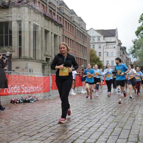 13.09.2026 - Kiel Lauf Yannick Fuchs http://msf.ph/oto/10425124 13.09.2026 11:01:43 Ziel 955, 1347, 1425, 2616, 2722, 2838, 3039, 3224, 3554, 3982, 5406, 5927, 6619, 6631, 6717, 7174, 8555, 8934, 9695, 10607, 11465, 11547, 12115, 539, 823, 842, 955, 1018, 1448, 1744, 2424, 3340, 3626, 3662, 4788, 5052, 5451, 5552, 6300, 6522, 6653, 7191, 7651, 8307, 8469, 8576, 8596, 8724, 9134, 9525, 9869, 11056, 11216, 11217, 11474, 11502, 11505, 11581, 11805, 11857, 12010, 12151, 12283, 540, 651, 735, 1651, 1660, 2451, 2726, 2902, 2958, 2996, 4420, 12110, 48, 2144, 4529 meine-sportfotos.de