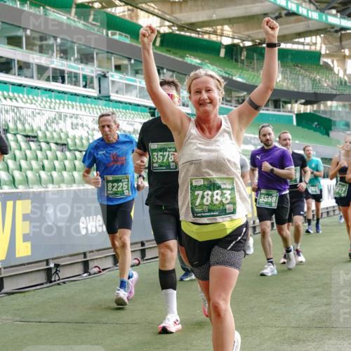 13.09.2026 - 21. swb-Marathon Bremen Michael Burmester http://msf.ph/oto/10425148 13.09.2026 13:24:24 Laufen im Stadion 137, 182, 213, 294, 324, 434, 505, 533, 548, 609, 708, 721, 723, 739, 743, 752, 892, 1178, 1273, 1331, 1463, 1471, 1491, 1504, 1515, 1597, 1598, 1746, 1788, 1830, 1944, 2095, 2211, 2252, 2267, 2271, 2286, 2312, 2323, 2433, 2445, 2465, 2475, 2483, 2495, 2497, 2503, 2506, 2554, 2571, 2644, 2768, 2776, 2833, 2936, 2968, 3005, 3142, 3211, 3252, 3282, 3288, 3289, 3292, 3298, 3306, 3312, 3347, 3364, 3381, 3390, 3395, 3423, 3447, 3505, 3559, 3727, 3770, 3819, 4231, 4466, 4467 meine-sportfotos.de