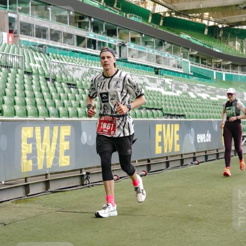 13.09.2026 - 21. swb-Marathon Bremen Michael Burmester http://msf.ph/oto/10425154 13.09.2026 13:01:31 Laufen im Stadion 135, 150, 242, 282, 318, 440, 531, 651, 687, 722, 930, 946, 1006, 1067, 1163, 1250, 1368, 1436, 1448, 1582, 1650, 1861, 1896, 1935, 1963, 2033, 2047, 2062, 2292, 2293, 2306, 2322, 2345, 2370, 2378, 2409, 2427, 2485, 2490, 2491, 2560, 2561, 2627, 2638, 2658, 2666, 2700, 2708, 2781, 2906, 2967, 2987, 3013, 3044, 3076, 3105, 3145, 3163, 3164, 3168, 3173, 3187, 3248, 3294, 3334, 3354, 3372, 3374, 3375, 3385, 3392, 3480, 3524, 3526, 3527, 3642, 3667, 3729, 3774, 3806, 3855, 3856 meine-sportfotos.de