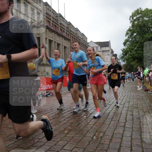 13.09.2026 - Kiel Lauf Yannick Fuchs http://msf.ph/oto/10425166 13.09.2026 11:01:48 Ziel 735, 1347, 2722, 2838, 3039, 3224, 4420, 5406, 5927, 6619, 6631, 6717, 7174, 7556, 8555, 8934, 9695, 10607, 11159, 11265, 11338, 11465, 11547, 12110, 12115, 539, 842, 955, 1018, 1425, 1744, 2424, 2616, 3554, 3626, 3662, 3982, 4788, 5052, 5451, 6300, 6522, 7191, 7651, 8307, 8469, 8576, 8596, 8724, 9134, 9525, 9869, 11056, 11216, 11217, 11474, 11502, 11505, 11581, 11805, 12010, 12151, 12283, 208, 540, 651, 709, 841, 845, 1651, 1660, 2451, 2726, 2778, 2902, 2958, 2996, 3942 meine-sportfotos.de