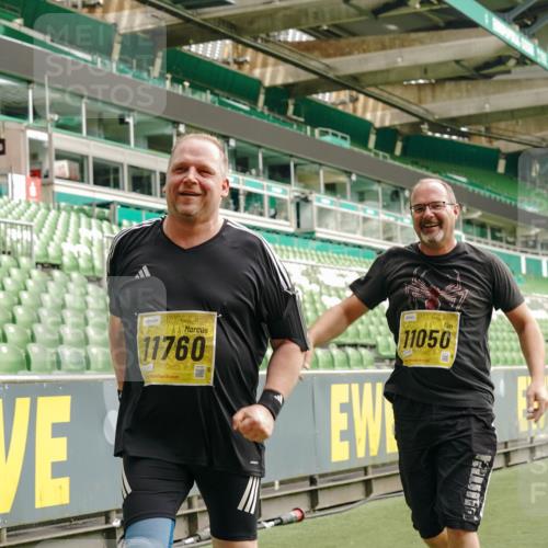 13.09.2026 - 21. swb-Marathon Bremen Michael Burmester http://msf.ph/oto/10425264 13.09.2026 10:47:48 Laufen im Stadion 10161, 10264, 10292, 10349, 10407, 10440, 10535, 10732, 10789, 10895, 10925, 10933, 10970, 11104, 11262, 11296, 11423, 11443, 11457, 11529, 11530, 11546, 11573, 11579, 11639, 11663, 11698, 12083, 12157, 12316, 12317, 12340, 12422, 12444, 12471, 12472, 12542, 12561, 10004, 10005, 10176, 10191, 10192, 10271, 10295, 10325, 10335, 10344, 10459, 10513, 10568, 10629, 10679, 10713, 10756, 10779, 10882, 10979, 10997, 10999, 11081, 11233, 11307, 11355 meine-sportfotos.de