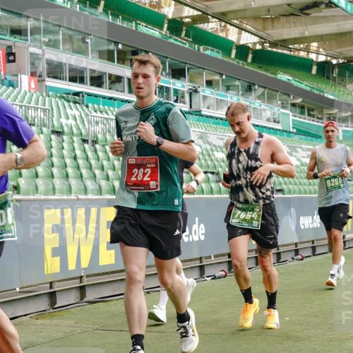 13.09.2026 - 21. swb-Marathon Bremen Michael Burmester http://msf.ph/oto/10425270 13.09.2026 13:01:37 Laufen im Stadion 150, 242, 282, 318, 440, 531, 651, 687, 722, 930, 946, 1006, 1067, 1163, 1250, 1436, 1448, 1582, 1650, 1861, 1896, 1963, 2033, 2047, 2062, 2292, 2293, 2306, 2322, 2345, 2370, 2378, 2409, 2427, 2485, 2490, 2491, 2560, 2561, 2627, 2638, 2658, 2666, 2668, 2700, 2708, 2781, 2906, 2967, 2987, 3013, 3044, 3145, 3163, 3164, 3168, 3173, 3187, 3248, 3294, 3334, 3354, 3372, 3374, 3375, 3385, 3392, 3480, 3524, 3526, 3527, 3603, 3642, 3667, 3721, 3729, 3774, 3806, 3856, 4000 meine-sportfotos.de
