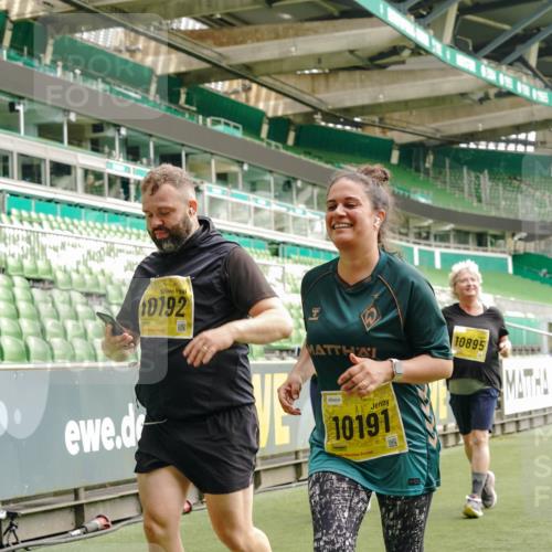 13.09.2026 - 21. swb-Marathon Bremen Michael Burmester http://msf.ph/oto/10425303 13.09.2026 10:47:50 Laufen im Stadion 10161, 10264, 10292, 10349, 10407, 10440, 10535, 10732, 10789, 10895, 10925, 10933, 10970, 11104, 11262, 11296, 11423, 11443, 11457, 11529, 11530, 11546, 11573, 11579, 11639, 11663, 11698, 12083, 12157, 12316, 12317, 12340, 12422, 12444, 12471, 12472, 12542, 12561, 10004, 10005, 10176, 10191, 10192, 10194, 10271, 10295, 10325, 10335, 10344, 10459, 10513, 10568, 10600, 10629, 10679, 10713, 10756, 10779, 10882, 10979, 10997, 10999, 11081, 11233, 11307, 11355 meine-sportfotos.de