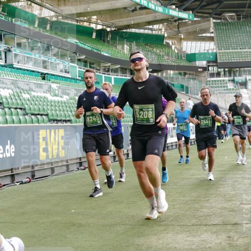 13.09.2026 - 21. swb-Marathon Bremen Michael Burmester http://msf.ph/oto/10425352 13.09.2026 13:01:40 Laufen im Stadion 150, 242, 282, 318, 440, 531, 687, 722, 930, 936, 946, 1006, 1067, 1163, 1250, 1436, 1448, 1582, 1650, 1896, 1963, 2033, 2047, 2062, 2292, 2306, 2322, 2345, 2370, 2378, 2409, 2427, 2485, 2490, 2491, 2560, 2561, 2627, 2638, 2658, 2666, 2668, 2700, 2708, 2781, 2906, 2967, 2987, 3013, 3044, 3145, 3163, 3164, 3168, 3173, 3187, 3248, 3294, 3334, 3372, 3374, 3375, 3385, 3392, 3480, 3524, 3526, 3527, 3603, 3642, 3667, 3721, 3729, 3774, 3806, 3852, 3856, 4000, 4506 meine-sportfotos.de