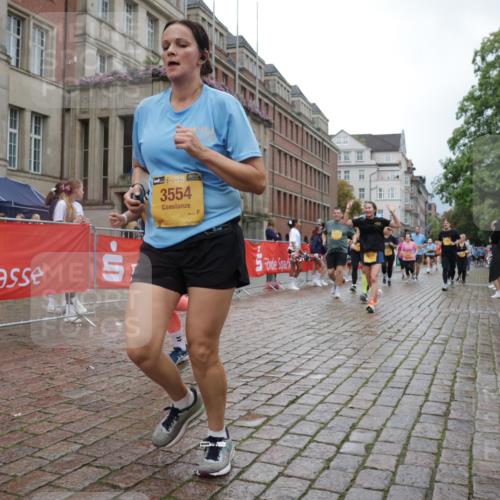 13.09.2026 - Kiel Lauf Yannick Fuchs http://msf.ph/oto/10425367 13.09.2026 11:02:10 Ziel 208, 540, 651, 709, 841, 845, 1651, 1660, 2778, 2895, 2902, 2958, 3443, 3942, 3977, 4848, 5465, 6332, 6407, 6408, 6998, 7005, 7244, 8218, 8793, 8974, 9448, 9732, 9738, 9856, 10020, 10531, 11466, 11546, 11959, 12578, 735, 1347, 1425, 1660, 2451, 2616, 2722, 2726, 2838, 2902, 2996, 3039, 3224, 3554, 3982, 4420, 5406, 5927, 6311, 6407, 6408, 6619, 6631, 6717, 7174, 7556, 8343, 8523, 8555, 8934, 9523, 9695, 10056, 10607, 11159, 11265, 11338, 11465, 11547, 484, 649, 935, 2322 meine-sportfotos.de