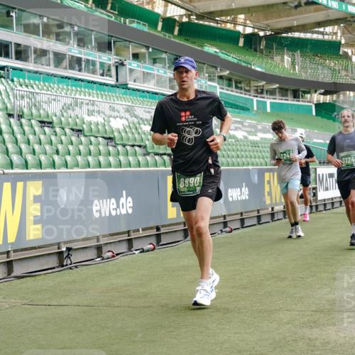 13.09.2026 - 21. swb-Marathon Bremen Michael Burmester http://msf.ph/oto/10425457 13.09.2026 13:01:46 Laufen im Stadion 150, 242, 282, 318, 440, 531, 687, 722, 930, 936, 946, 1006, 1067, 1163, 1250, 1436, 1448, 1582, 1650, 1896, 2033, 2047, 2062, 2292, 2345, 2370, 2378, 2409, 2427, 2485, 2490, 2491, 2560, 2561, 2627, 2638, 2658, 2666, 2668, 2700, 2708, 2781, 2906, 2967, 2987, 3013, 3044, 3145, 3163, 3164, 3168, 3173, 3187, 3248, 3294, 3334, 3372, 3374, 3375, 3385, 3392, 3524, 3526, 3527, 3603, 3642, 3667, 3721, 3774, 3806, 3852, 3856, 4000, 4506 meine-sportfotos.de