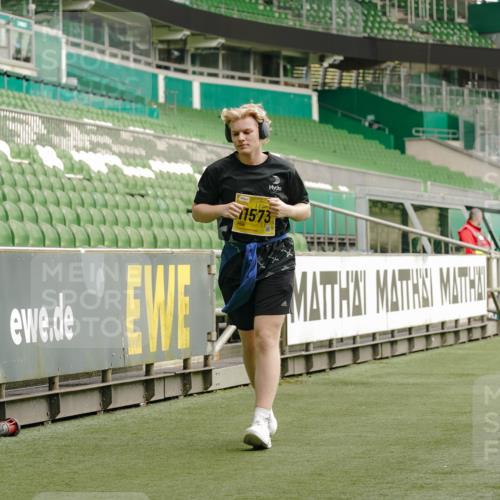 13.09.2026 - 21. swb-Marathon Bremen Michael Burmester http://msf.ph/oto/10425474 13.09.2026 10:48:05 Laufen im Stadion 10264, 10292, 10349, 10407, 10440, 10732, 10789, 10925, 10933, 10970, 11104, 11262, 11423, 11443, 11541, 11573, 11579, 11639, 11663, 11698, 11980, 12083, 12157, 12340, 12444, 12471, 12472, 12542, 12561, 10137, 10176, 10191, 10192, 10194, 10202, 10242, 10295, 10325, 10335, 10344, 10430, 10459, 10513, 10524, 10568, 10600, 10629, 10679, 10713, 10756, 10779, 10882, 10979, 10997, 10999, 11081, 11200, 11233, 11307, 11355, 12089, 12153 meine-sportfotos.de