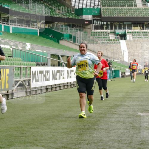 13.09.2026 - 21. swb-Marathon Bremen Michael Burmester http://msf.ph/oto/10425496 13.09.2026 10:48:06 Laufen im Stadion 10264, 10292, 10349, 10407, 10440, 10732, 10789, 10925, 10933, 11104, 11262, 11423, 11443, 11541, 11573, 11579, 11639, 11663, 11698, 11980, 12083, 12157, 12340, 12444, 12471, 12472, 12542, 12561, 10137, 10176, 10191, 10192, 10194, 10202, 10242, 10295, 10325, 10335, 10344, 10430, 10459, 10513, 10524, 10568, 10600, 10629, 10679, 10713, 10756, 10779, 10882, 10979, 10997, 10999, 11081, 11200, 11233, 11307, 11355, 12089, 12153 meine-sportfotos.de