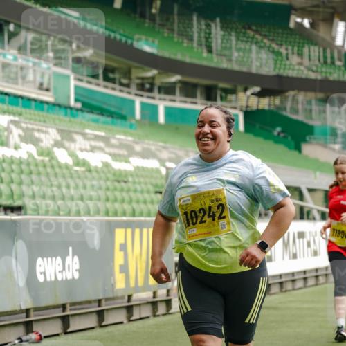 13.09.2026 - 21. swb-Marathon Bremen Michael Burmester http://msf.ph/oto/10425542 13.09.2026 10:48:08 Laufen im Stadion 10264, 10292, 10349, 10407, 10440, 10732, 10789, 10925, 10933, 11104, 11262, 11423, 11443, 11541, 11573, 11579, 11639, 11663, 11698, 11980, 12083, 12157, 12340, 12444, 12471, 12472, 12542, 12561, 10137, 10176, 10191, 10192, 10194, 10202, 10242, 10295, 10325, 10335, 10344, 10430, 10459, 10513, 10524, 10568, 10600, 10629, 10679, 10713, 10756, 10779, 10882, 10979, 10997, 10999, 11081, 11200, 11233, 11307, 11355, 12089, 12153 meine-sportfotos.de